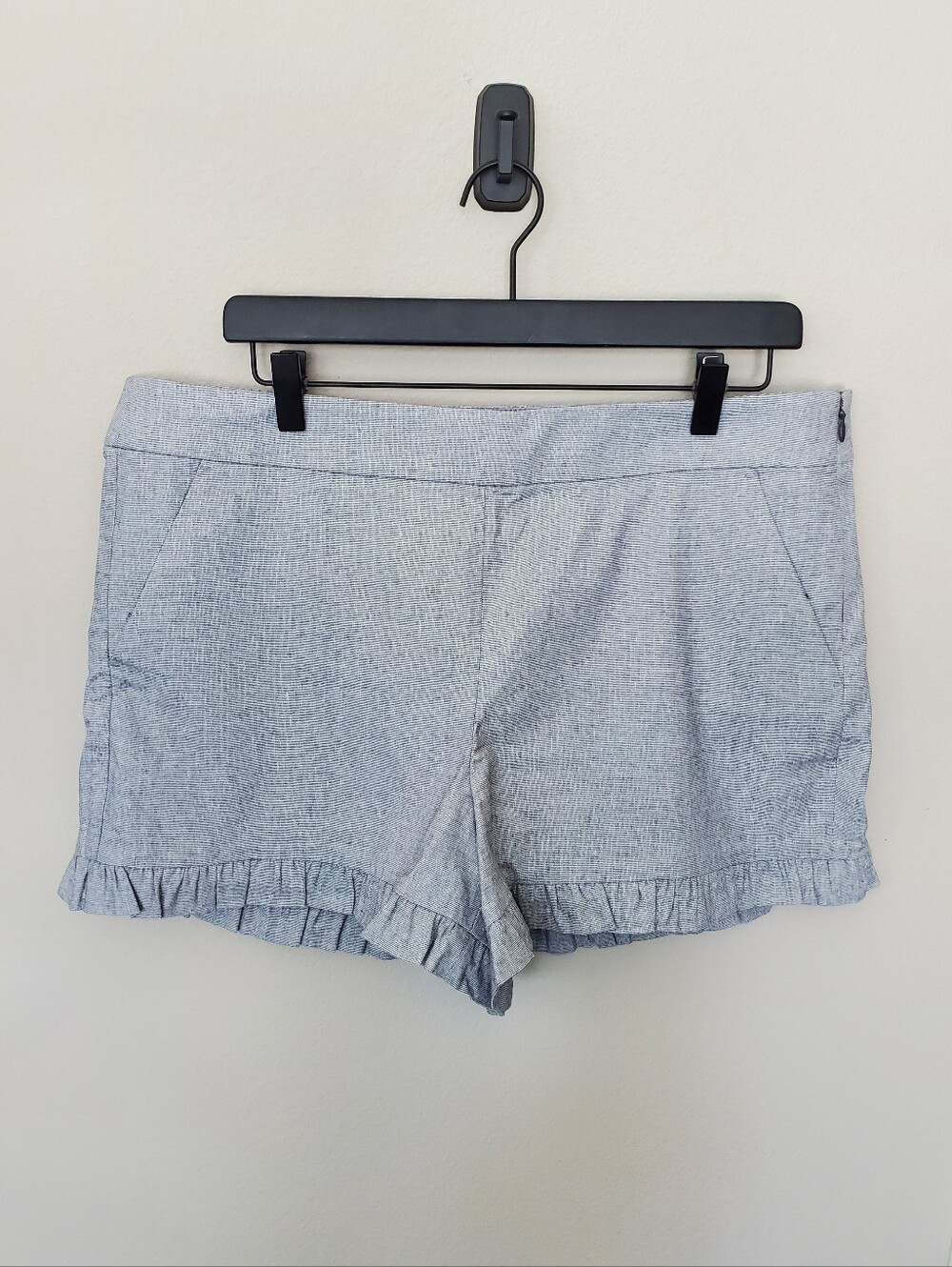 LOFT Light Gray Ruffle-Hem Shorts